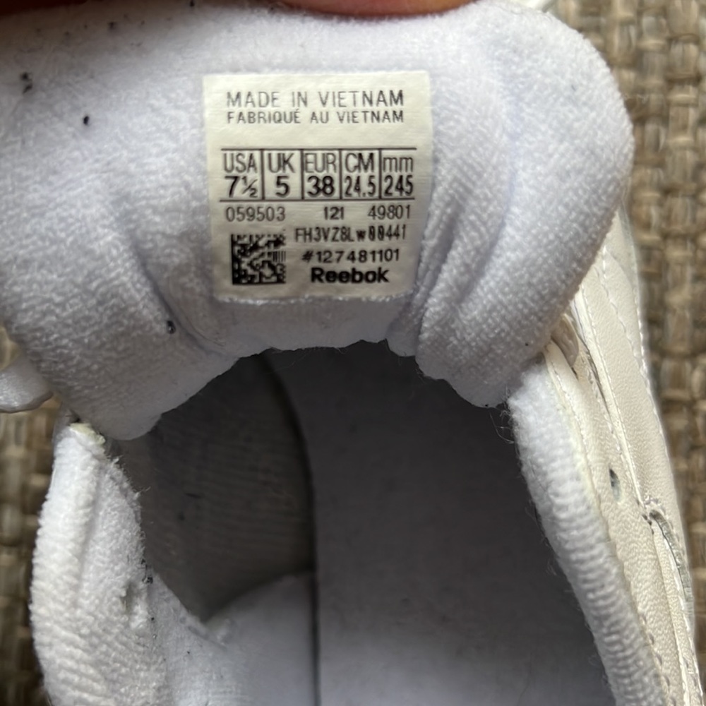 White Reebok Classics - Picture 2 of 3